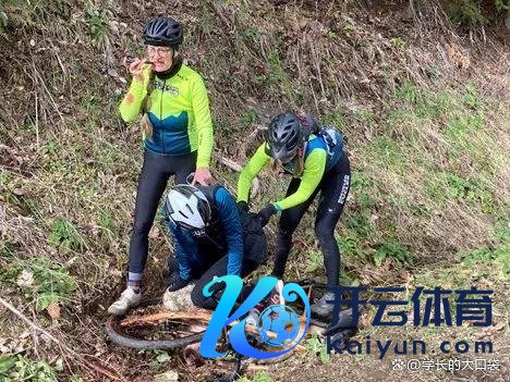 开yun体育网按在地上启动撕咬！图片来自kuow-开云(中国)Kaiyun·官方网站 - 登录入口